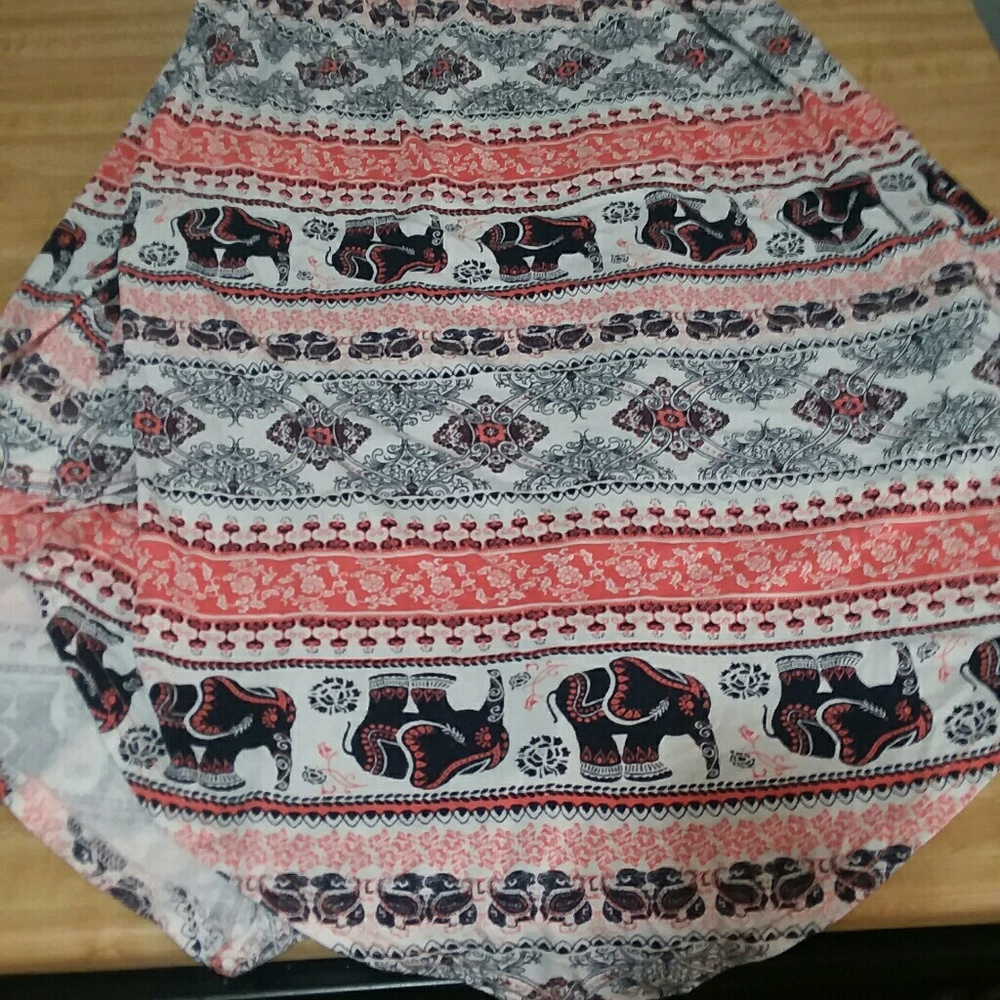 Rue 21 skirt size M bright elephants EUC